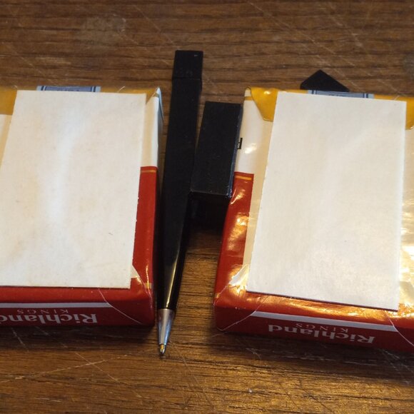 2 Richland Cigarette Advertisement Plastic Pack Pen Holder - Picture 8 of 10